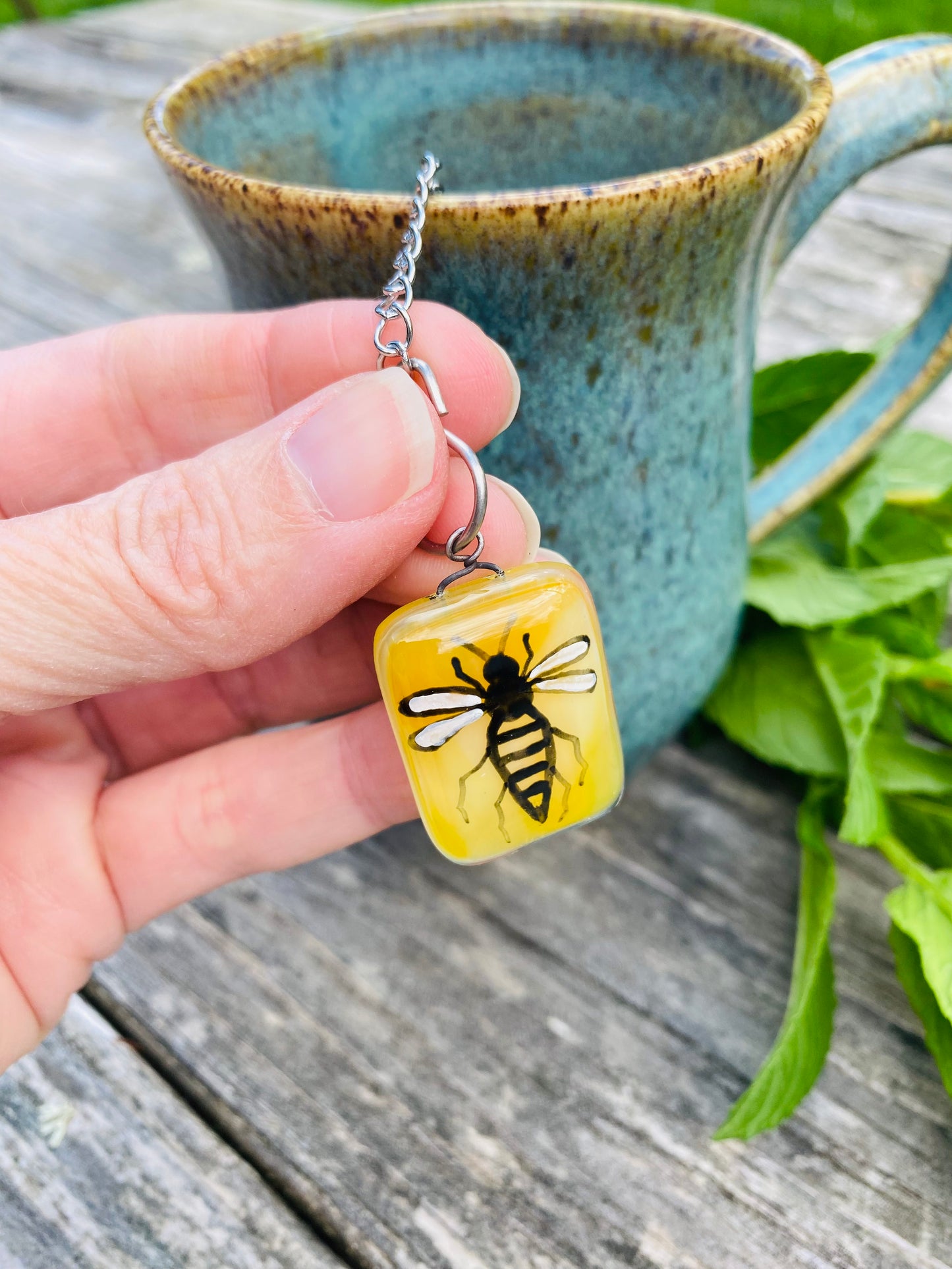 Honey Bee Glass Charm Tea Infuser